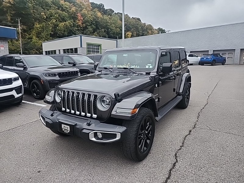 Used 2021 Jeep Wrangler Unlimited Sahara w/ Cold Weather Group AWD/4WD image 3