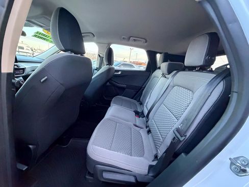 Used 2020 Ford Escape SE image 13
