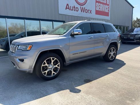 Used 2019 Jeep Grand Cherokee Overland image 44
