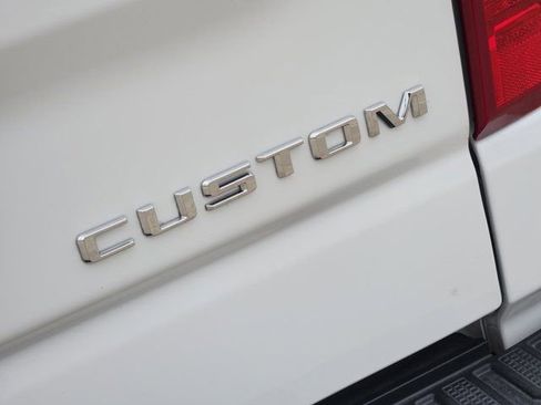 Used 2025 Chevrolet Silverado 1500 Custom image 9