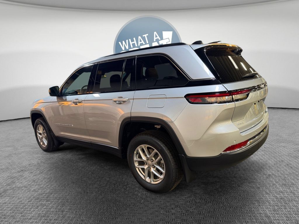 New 2025 Jeep Grand Cherokee Laredo X AWD/4WD image 6