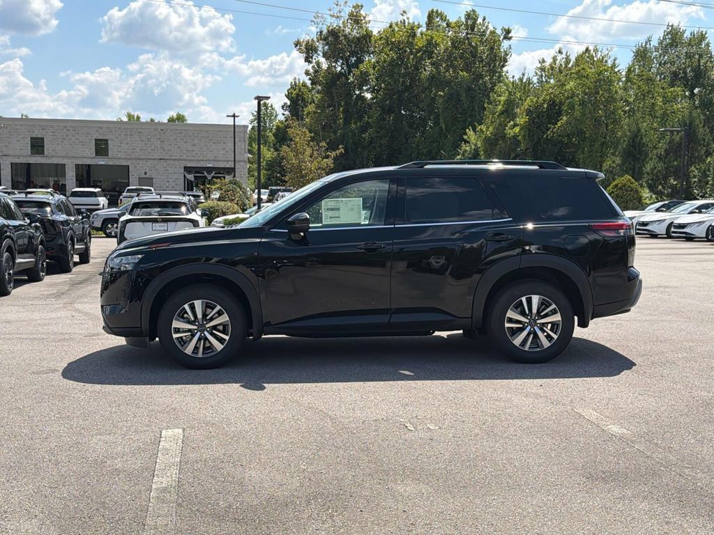 New 2026 Nissan Pathfinder SL AWD/4WD image 6