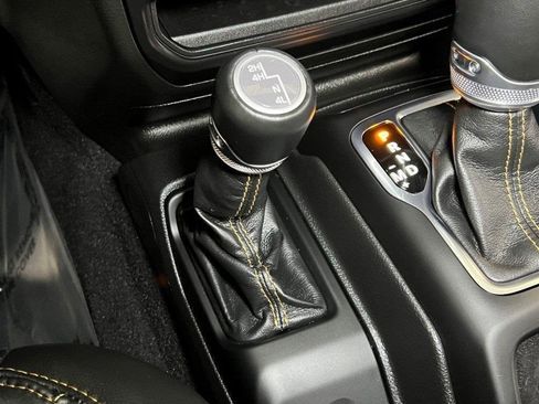 Used 2022 Jeep Wrangler Unlimited Sahara image 49