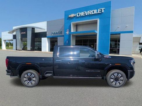 New 2026 GMC Sierra 2500 Denali w/ Denali Reserve Package image 3