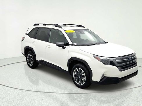 Used 2025 Subaru Forester Premium AWD/4WD image 1