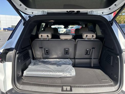 New 2026 Buick Enclave Preferred w/ LPO, Floor Liner Package image 9
