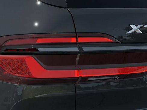New 2027 BMW X7 xDrive40i w/ Executive Package AWD/4WD image 8