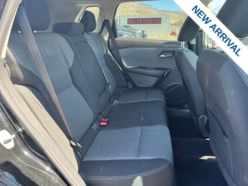 Used 2022 Nissan Rogue SV image 11