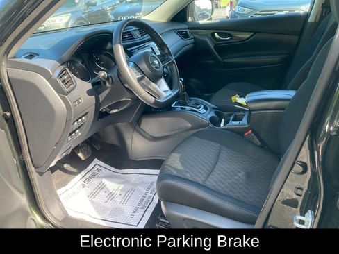 Used 2019 Nissan Rogue SV w/ Sun & Sound Touring Package AWD/4WD image 12