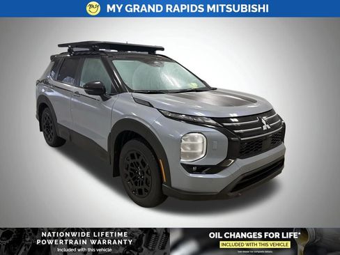 New 2026 Mitsubishi Outlander AWD image 1