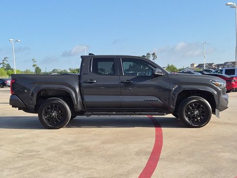 Certified 2025 Toyota Tacoma SR5 AWD/4WD image 7