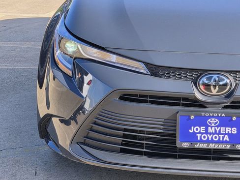 Used 2026 Toyota Corolla LE FWD image 5