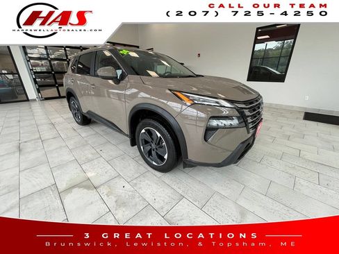 Used 2024 Nissan Rogue SV AWD/4WD image 8