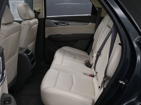 Used 2021 Cadillac XT5 Premium Luxury image 36