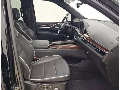 Used 2021 Cadillac Escalade Premium Luxury AWD/4WD image 8