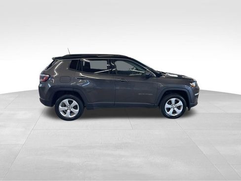 Used 2018 Jeep Compass Latitude w/ Popular Equipment Group AWD/4WD image 34