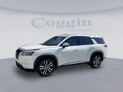 Used 2023 Nissan Pathfinder Platinum w/ Cargo Package