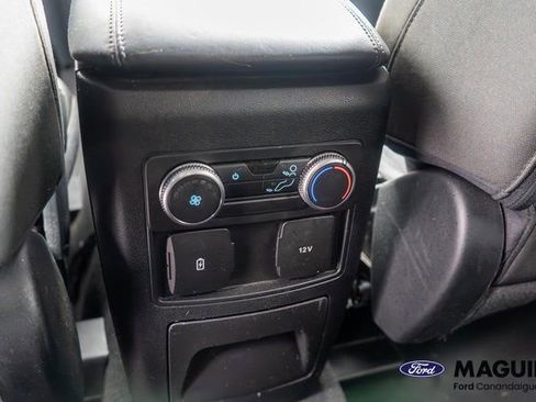 Used 2022 Ford Explorer XLT AWD/4WD image 16