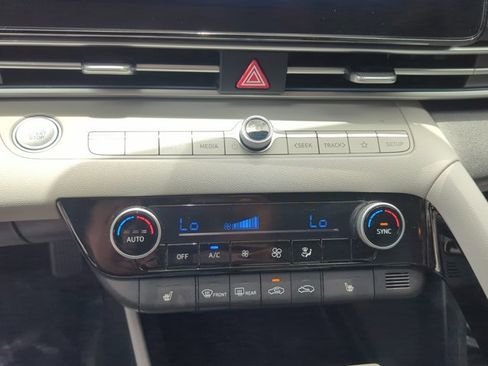 Used 2021 Hyundai Elantra Limited FWD image 21