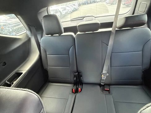 Used 2024 Chevrolet Traverse Z71 AWD/4WD image 15