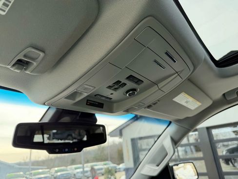 Used 2019 GMC Yukon XL SLT image 33