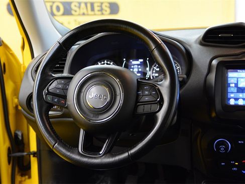 Used 2018 Jeep Renegade Altitude image 15