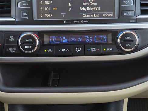 Used 2018 Toyota Highlander Limited w/ Protection Package #3 image 20