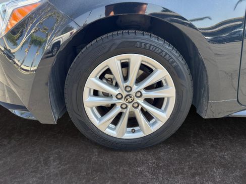 Used 2023 Toyota Corolla LE w/ LE Convenience Package FWD image 14