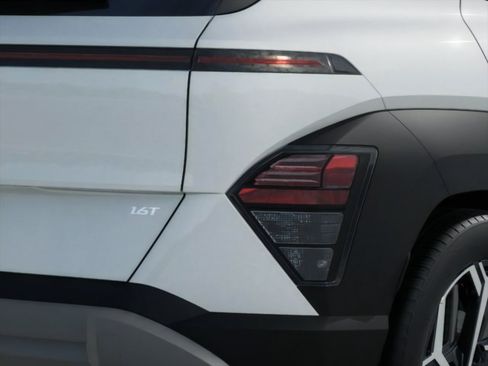 New 2026 Hyundai Kona SEL Premium FWD image 10