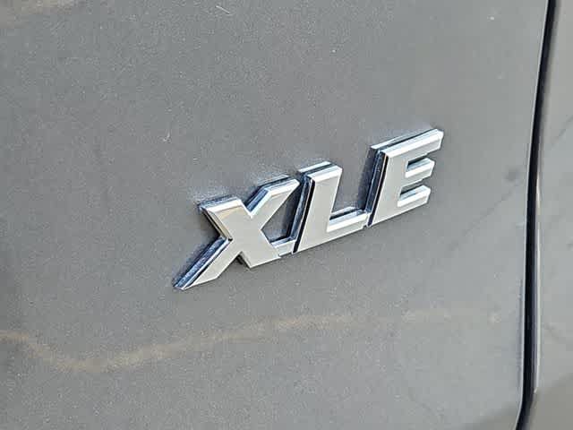 Used 2023 Toyota RAV4 XLE Premium FWD image 11