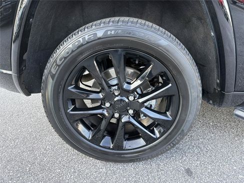 Used 2022 Jeep Grand Cherokee Laredo X AWD/4WD image 16