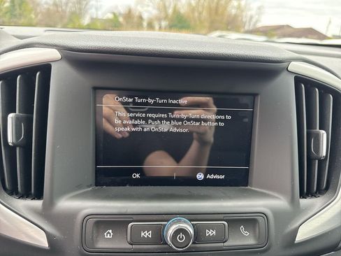 Used 2024 GMC Terrain SLE w/ Driver Convenience Package image 14