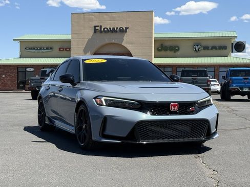 Used 2023 Honda Civic Type R image 2