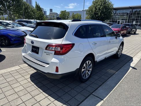 Used 2017 Subaru Outback 3.6R Touring w/ Popular Package #5A AWD/4WD image 8