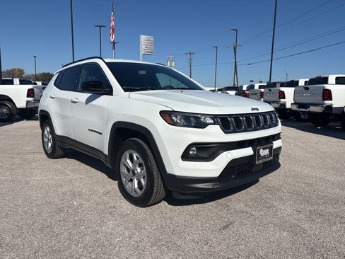 New 2026 Jeep Compass Latitude AWD/4WD image 8
