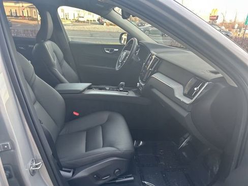 Certified 2025 Volvo XC60 B5 Plus AWD/4WD image 15