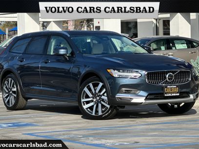 New 2025 Volvo V90 B6 Cross Country Plus w/ Protection Package Premier
