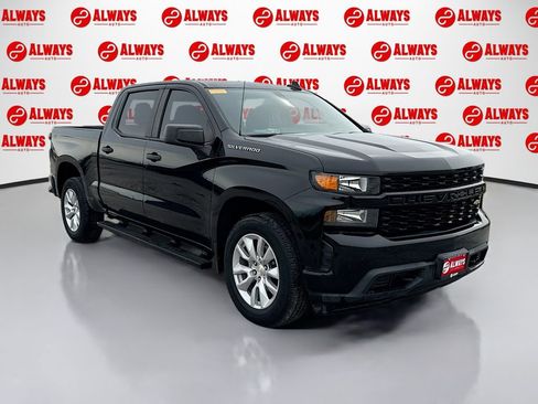 Used 2020 Chevrolet Silverado 1500 Custom w/ Custom Value Package RWD image 3