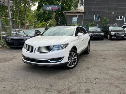 Used 2016 Lincoln MKX Reserve w/ Climate Package AWD/4WD image 3