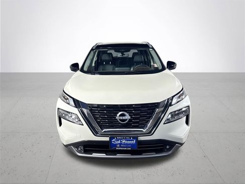 Used 2022 Nissan Rogue SL w/ SL Premium Package image 3