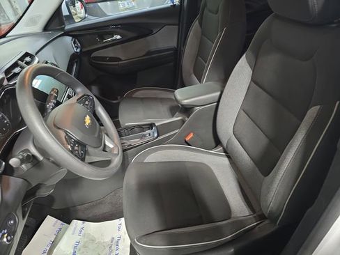 Used 2022 Chevrolet TrailBlazer LT w/ Convenience Package image 17
