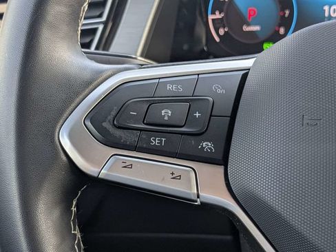Used 2024 Volkswagen Atlas Cross Sport SE FWD image 22