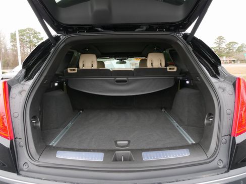 Used 2018 Cadillac XT5 Luxury w/ Driver Awareness Package image 15