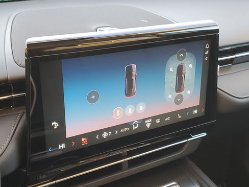 New 2026 Lincoln Nautilus Premier image 24