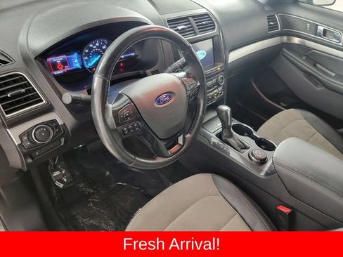 Used 2017 Ford Explorer XLT w/ Equipment Group 202A AWD/4WD image 12