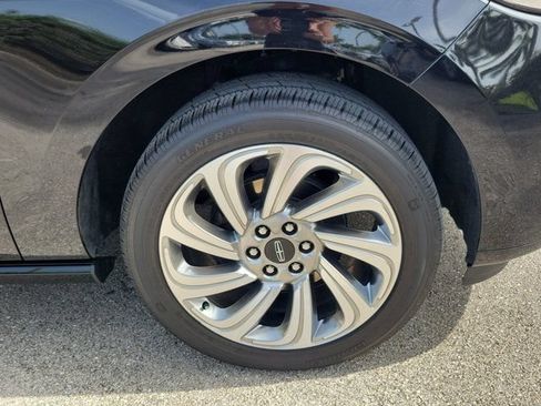 Certified 2024 Lincoln Navigator Reserve AWD/4WD image 12