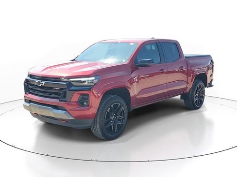 Certified 2025 Chevrolet Colorado Z71 w/ Technology Package AWD/4WD image 4