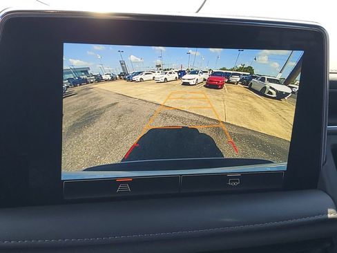 Used 2023 GMC Yukon XL SLE RWD image 17