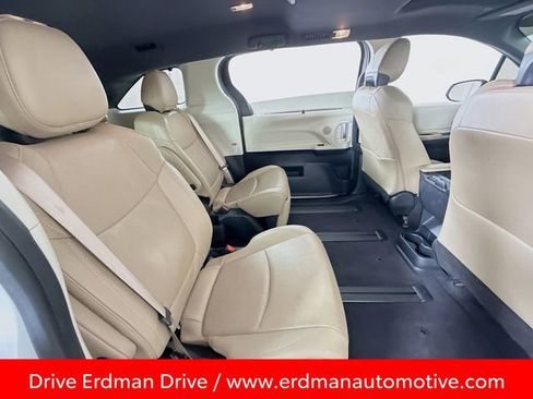 Certified 2023 Toyota Sienna Limited image 28