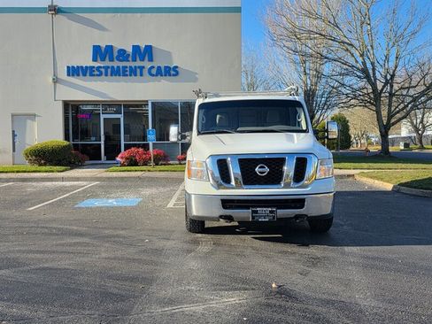 Used 2018 Nissan NV 3500 SL w/ Navigation Package image 39